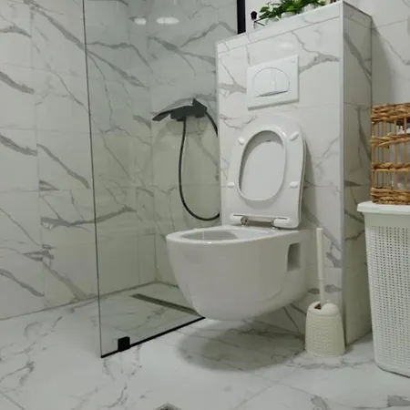 Apartment Summer House With Heated Swimming Pool *