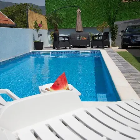 Summer House With Heated Swimming Pool Apartment *