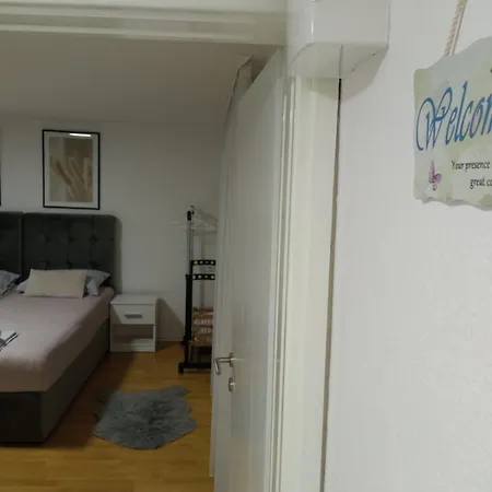 Summer House With Heated Swimming Pool Apartment *