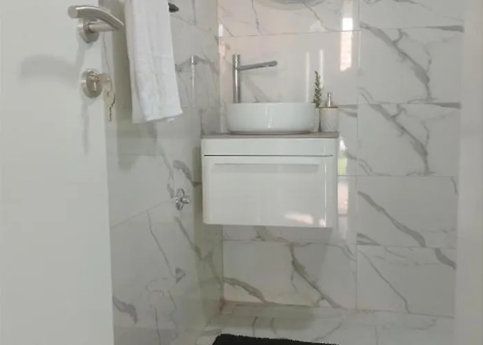 Summer House With Heated Swimming Pool Апартаменты Мостар