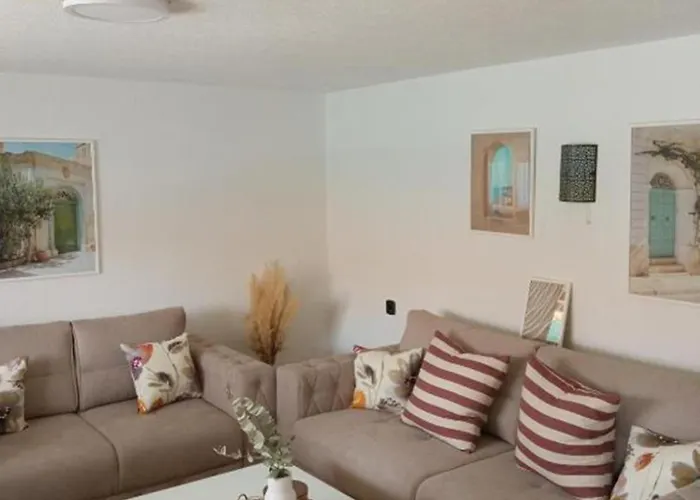 Summer House With Heated Swimming Pool Апартаменты Мостар