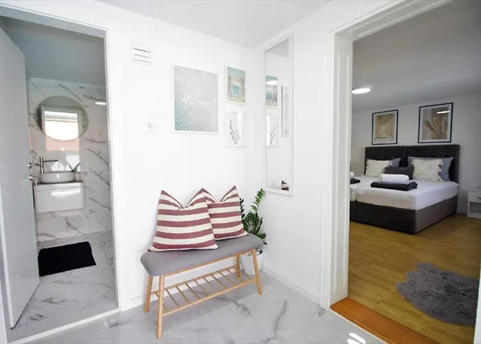 Summer House With Heated Swimming Pool Апартаменты *