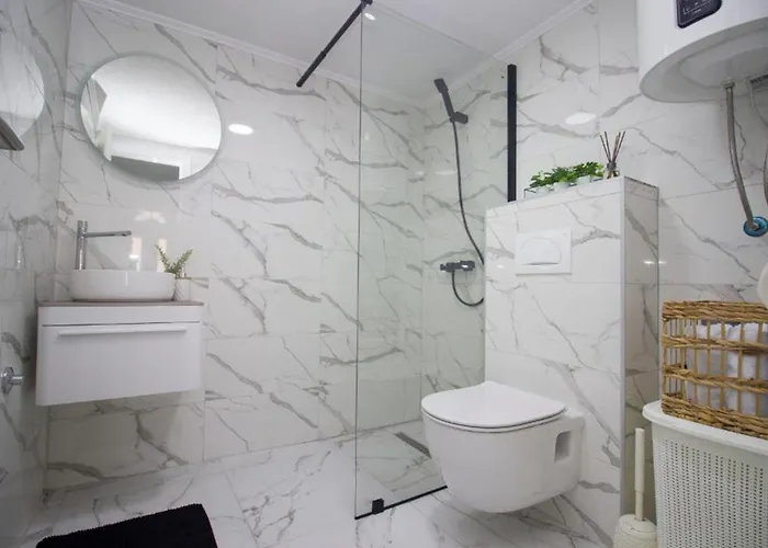 Summer House With Heated Swimming Pool Мостар