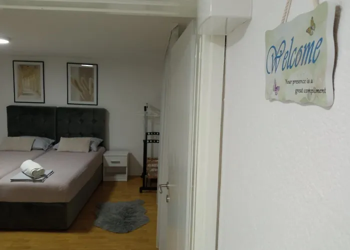 Summer House With Heated Swimming Pool Апартаменты *